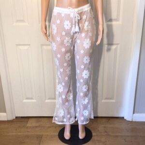 Miken Swim Womens White Sheer Flower Crochet Swim Cover Up Pants Size Medium